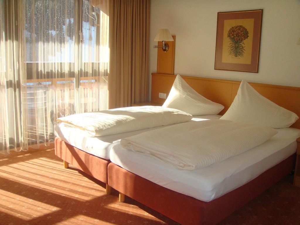 Haus Anni Hotel Bad Kleinkirchheim Szoba fotó